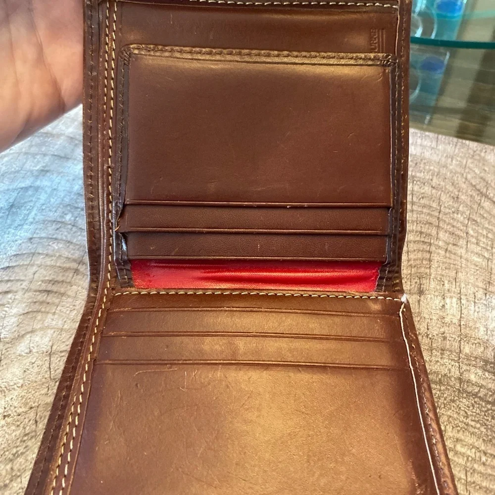 Dooney & Bourke elegant leather